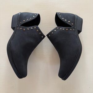 Seven7 Antonio Booties Black Studded • Women’s Size 9 • Chunky Low Heel